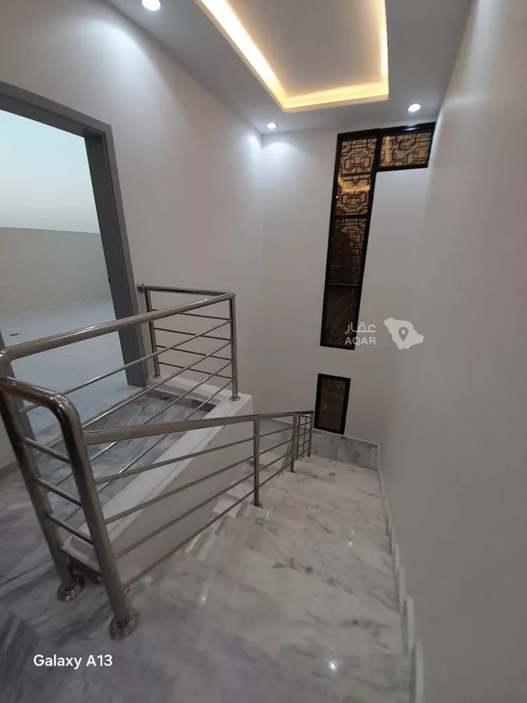 Floor for Sale in Riyadh Dirab 6