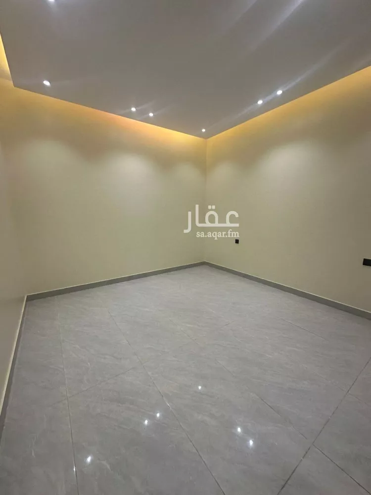Floor for Sale in Riyadh Okaz 7