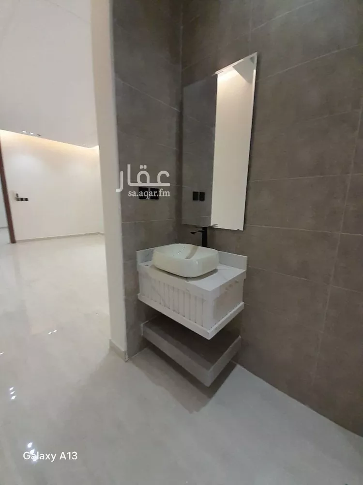 دور للبيع في شارع اللثامة, حي الحزم, مدينة الرياض, منطقة الرياض 9