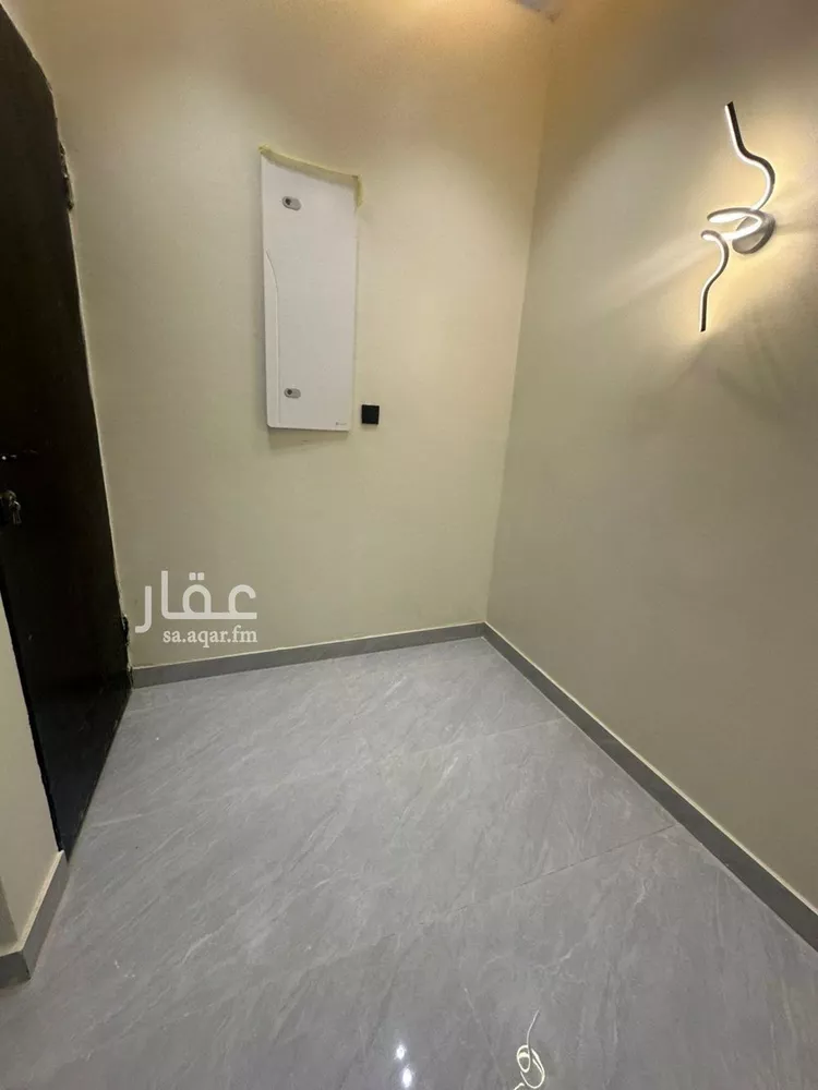 Floor for Sale in Riyadh Okaz 6