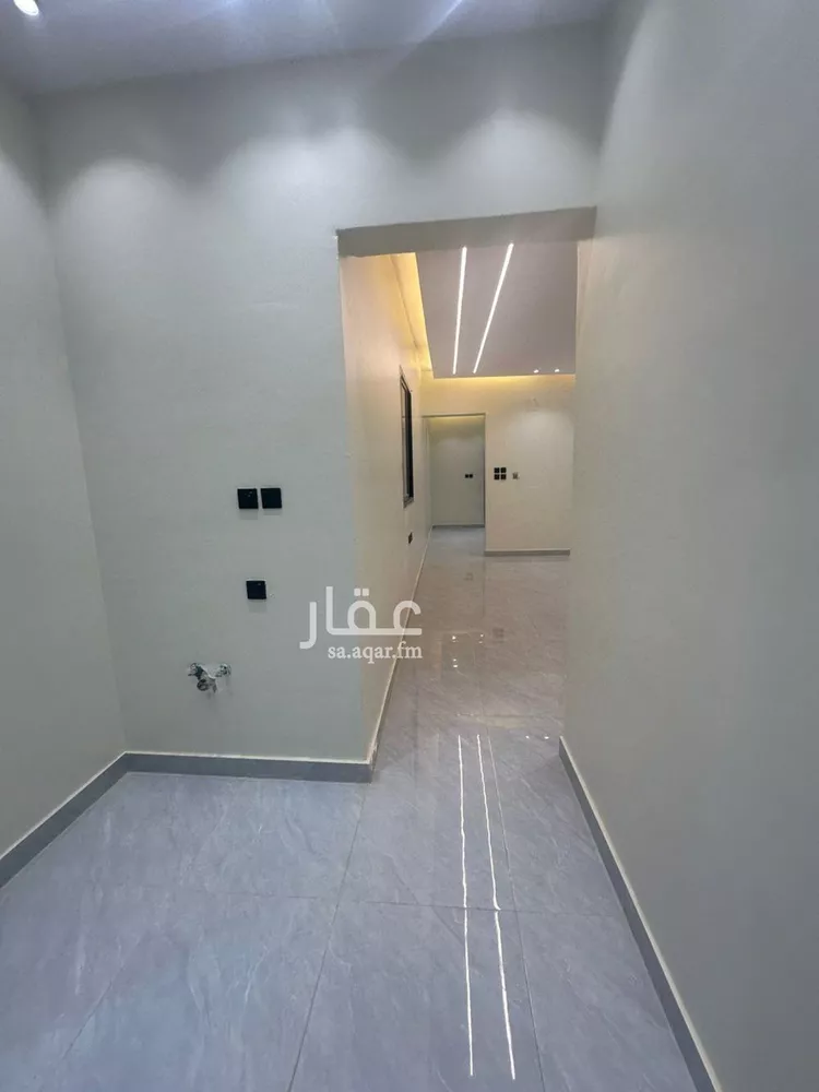 Floor for Sale in Riyadh Okaz 7