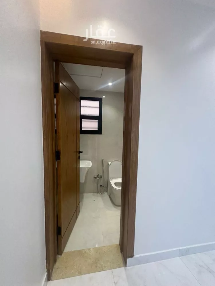 Floor for Sale in Riyadh Okaz 19
