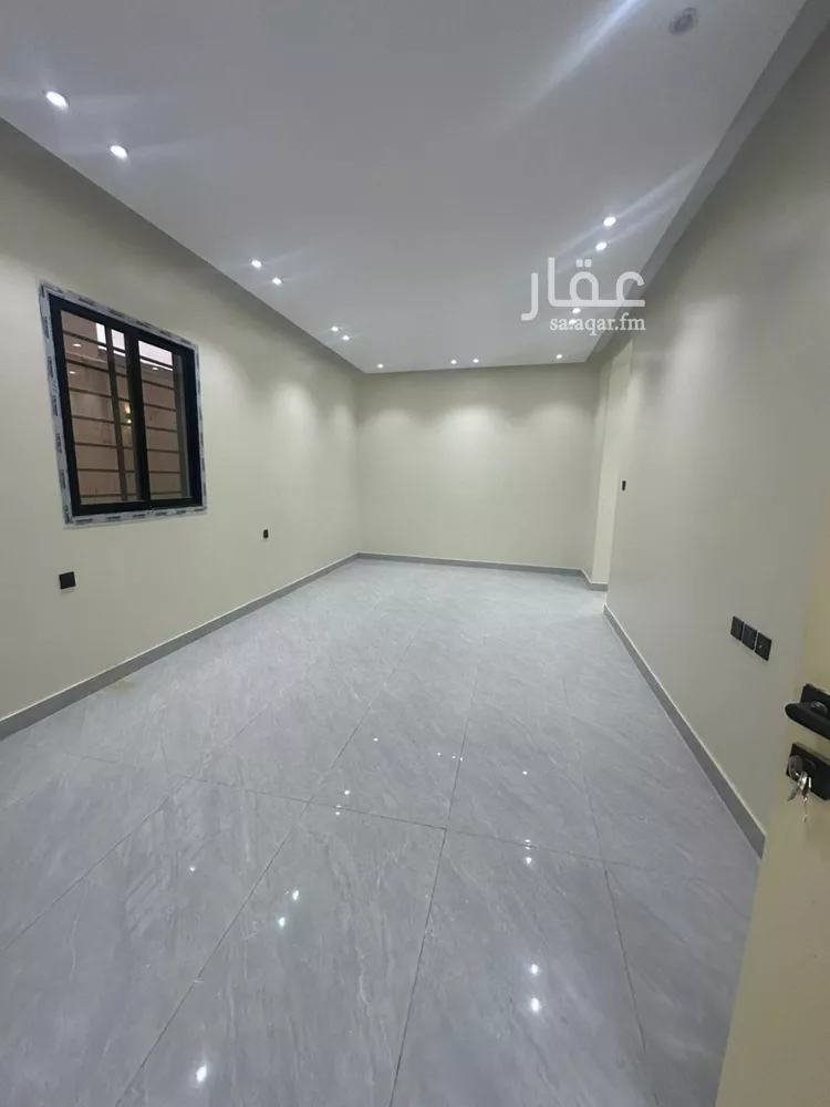 دور للبيع في شارع عبيدالله الهذلي, حي عكاظ, مدينة الرياض, منطقة الرياض 1 صورة