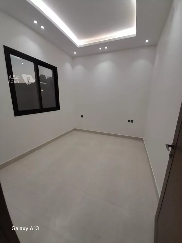 Floor for Sale in Riyadh Dirab 16