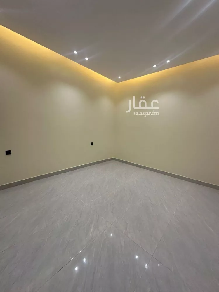Floor for Sale in Riyadh Okaz 13