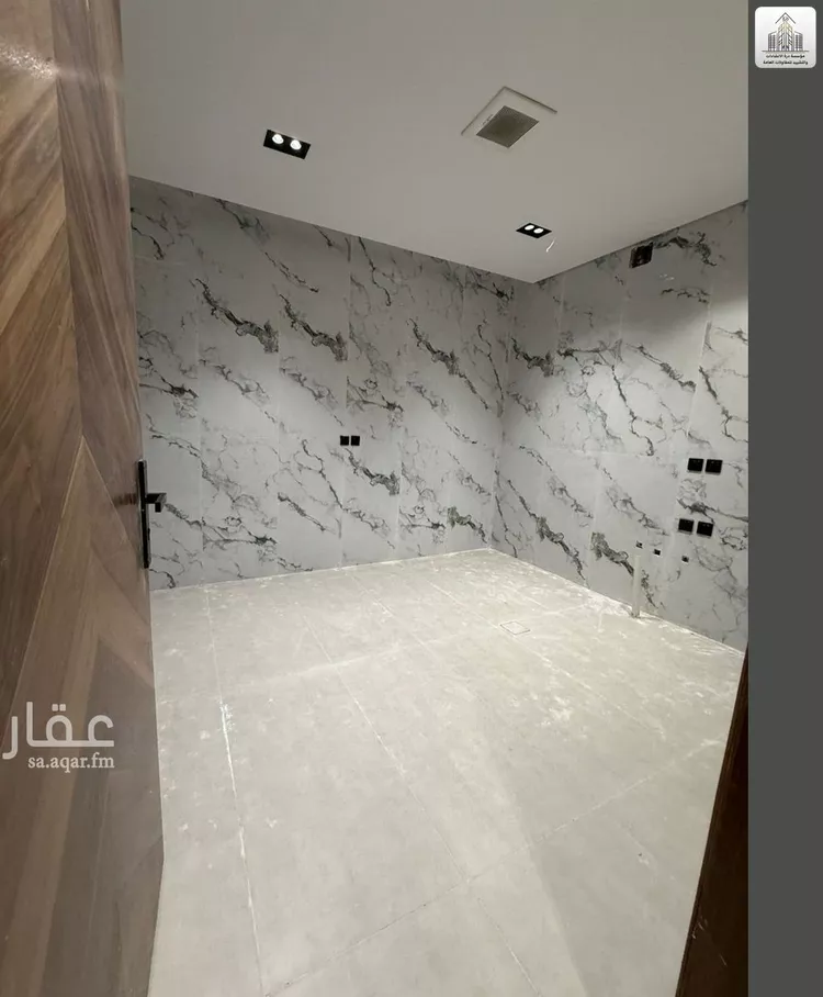 فيلا للبيع في شارع حسين الأبريقي, حي عكاظ, مدينة الرياض, منطقة الرياض 12