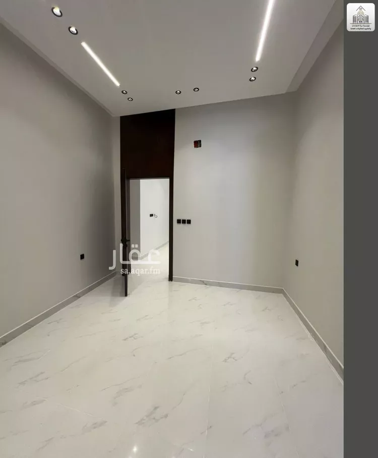 Floor for Sale in Riyadh Al Janadriyah 12