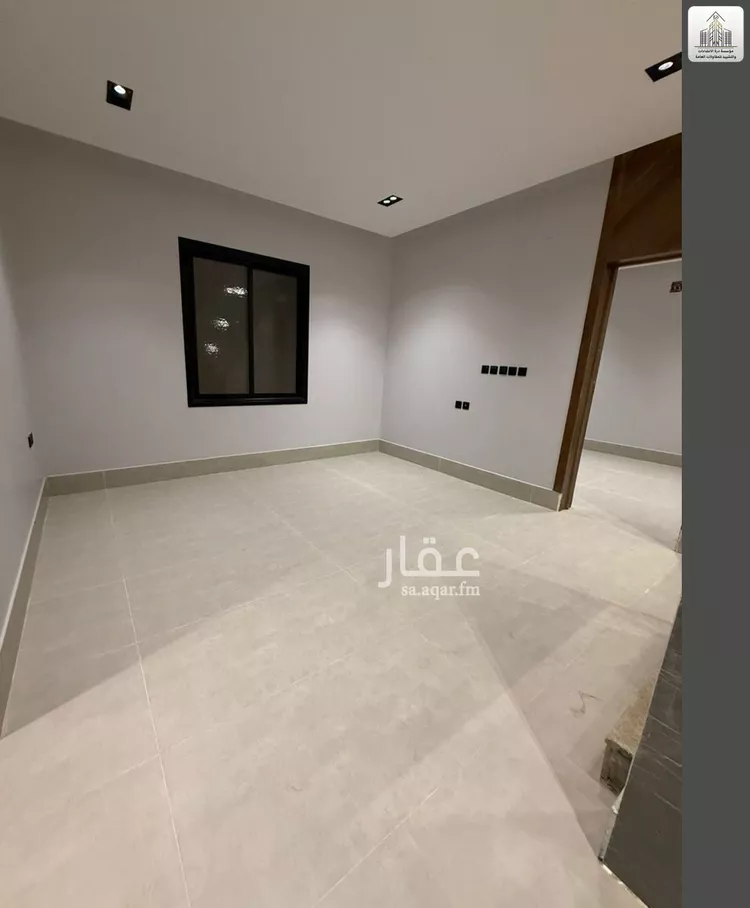 فيلا للبيع في شارع حسين الأبريقي, حي عكاظ, مدينة الرياض, منطقة الرياض 9