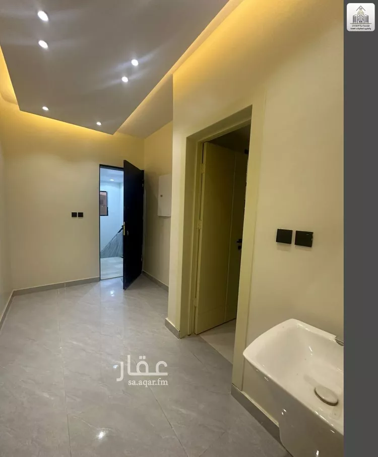 Floor for Sale in Riyadh Okaz صورة 4