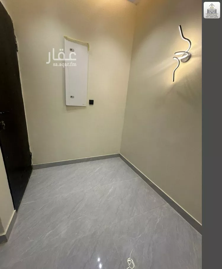Floor for Sale in Riyadh Okaz 9