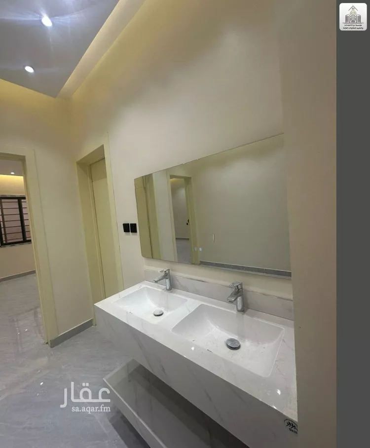 Floor for Sale in Riyadh Okaz 14