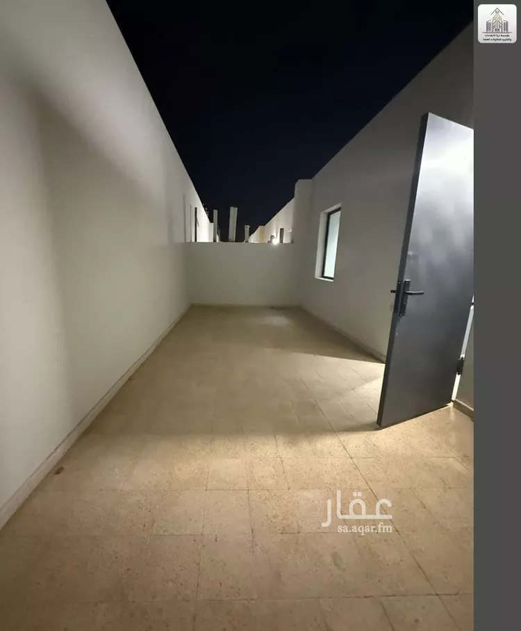 فيلا للبيع في شارع حسين الأبريقي, حي عكاظ, مدينة الرياض, منطقة الرياض 8