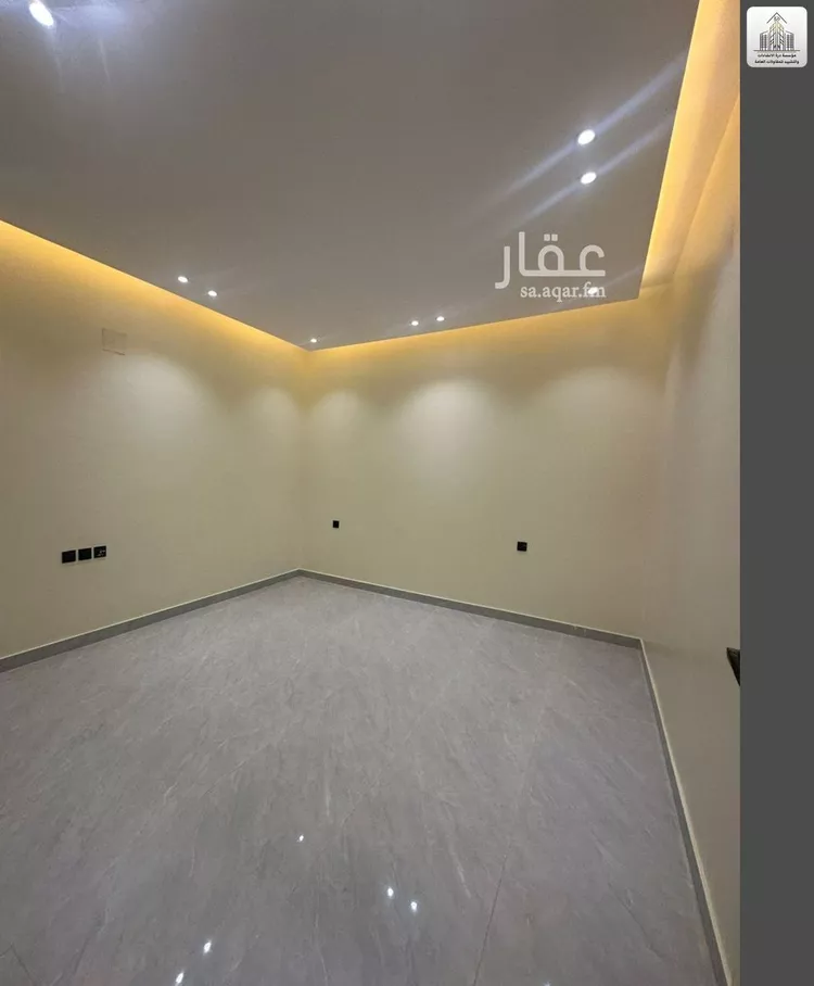 Floor for Sale in Riyadh Okaz 7