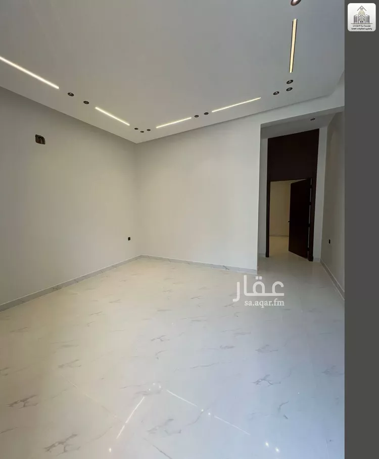 Floor for Sale in Riyadh Al Janadriyah 11