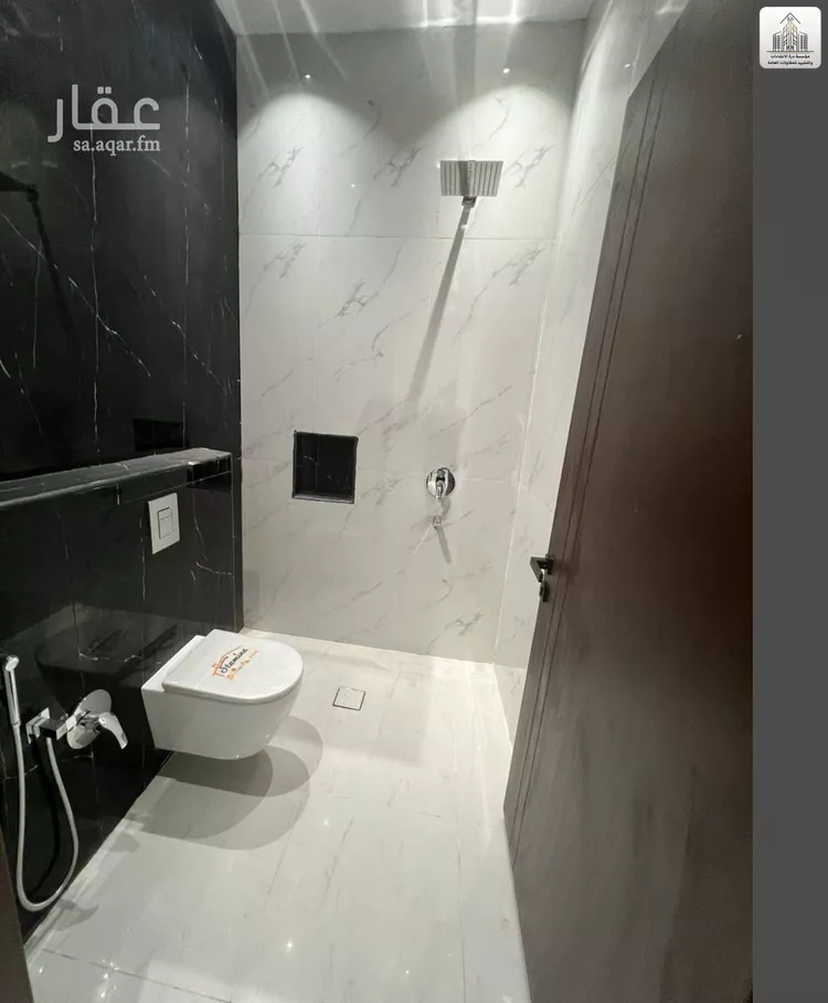 Floor for Sale in Riyadh Al Janadriyah 14
