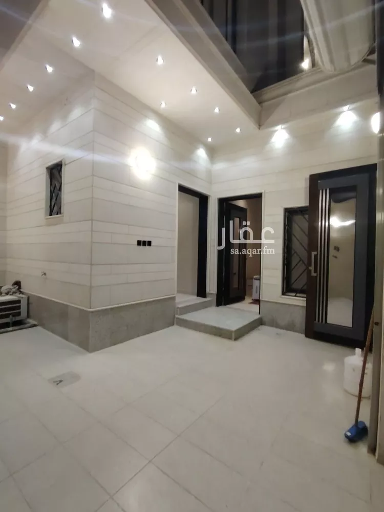 دور للبيع في شارع حسان بن قيس, حي بدر, مدينة الرياض, منطقة الرياض صورة 4