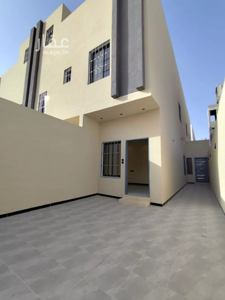 دور للبيع في شارع حسان بن قيس, حي بدر, مدينة الرياض, منطقة الرياض صورة 3