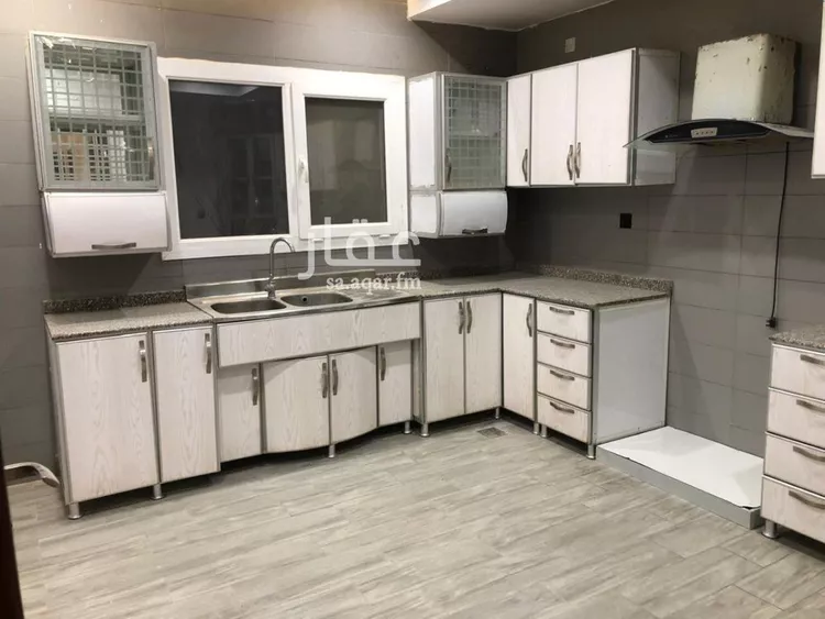 فيلا للإيجار في شارع احمد بن الرفعة, حي مطار الملك خالد الدولي, مدينة الرياض, منطقة الرياض صورة 2