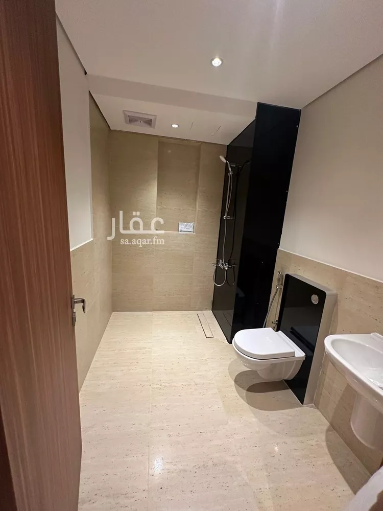 فيلا للإيجار في شارع 011, حي مطار الملك خالد الدولي, مدينة الرياض, منطقة الرياض 6