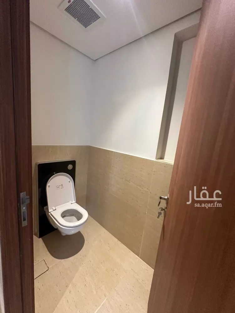 فيلا للإيجار في شارع 305, حي مطار الملك خالد الدولي, مدينة الرياض, منطقة الرياض 7