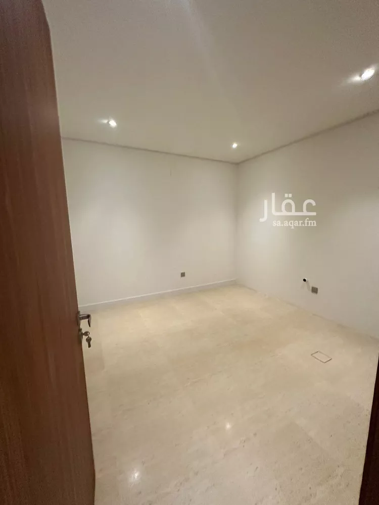 فيلا للإيجار في شارع 305, حي مطار الملك خالد الدولي, مدينة الرياض, منطقة الرياض صورة 5