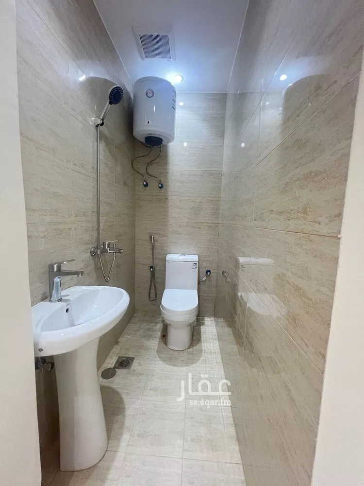 شقة للإيجار في شارع يثرب, حي بدر, مدينة الرياض, منطقة الرياض 7