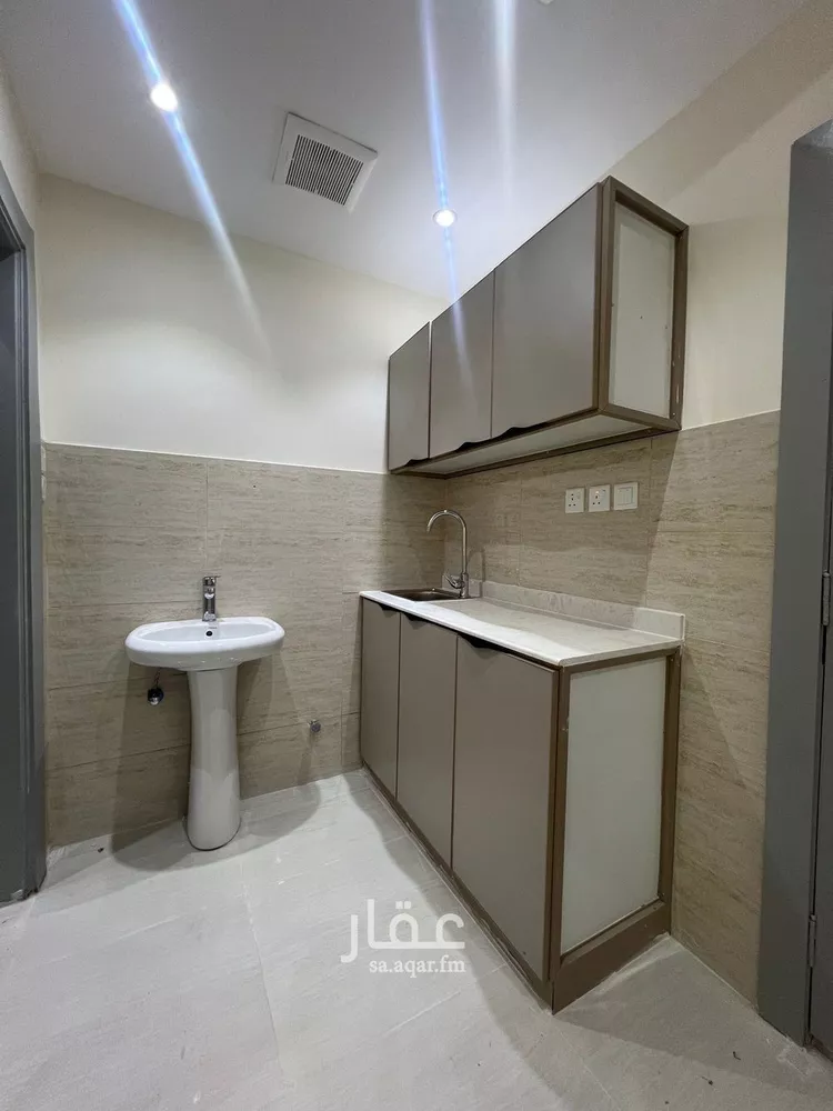 شقة للإيجار في شارع يثرب, حي بدر, مدينة الرياض, منطقة الرياض صورة 4