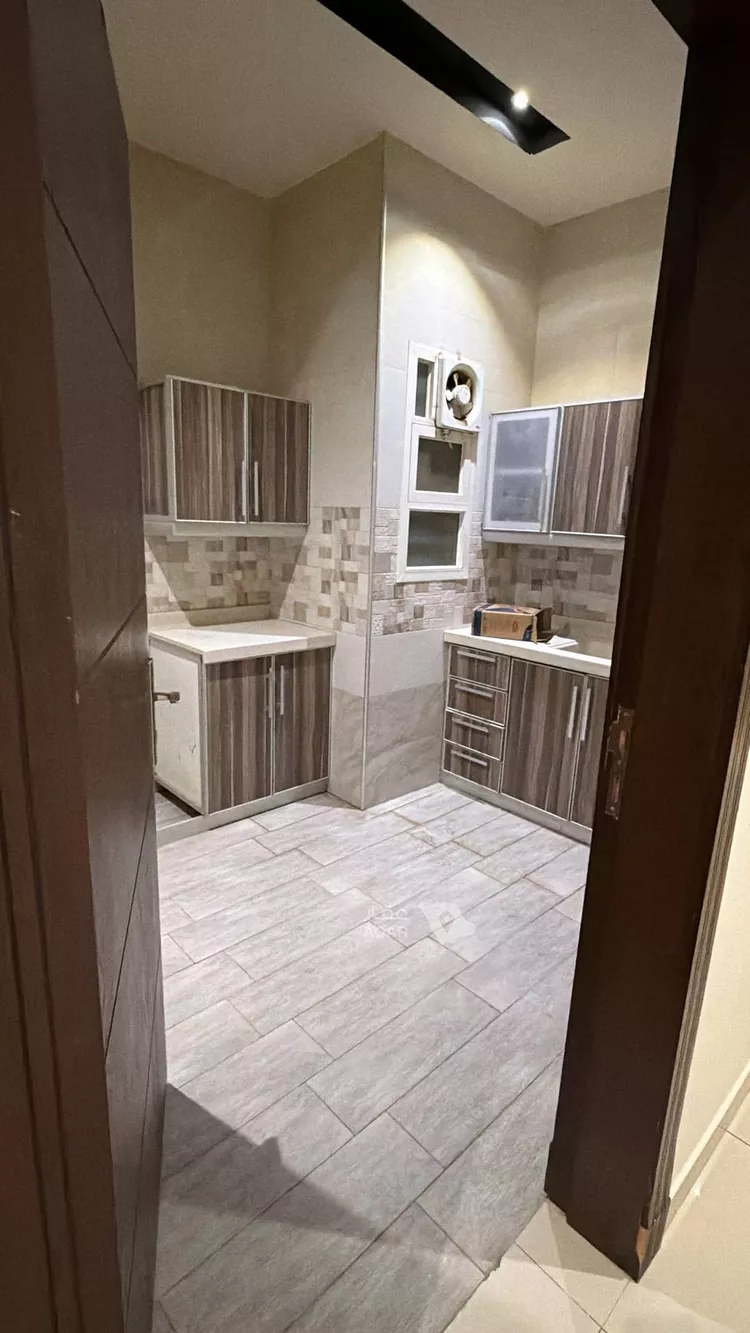 Floor for Rent in Riyadh Umm Al Hamam Al Gharbi 7