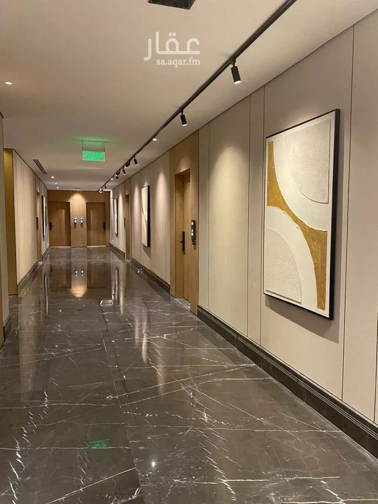 عمارة للبيع في شارع الصحراوي, حي الملز, مدينة الرياض, منطقة الرياض صورة 2