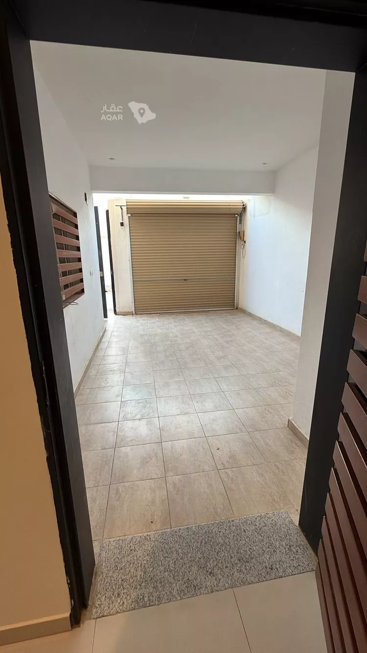 Floor for Rent in Riyadh Umm Al Hamam Al Gharbi 2