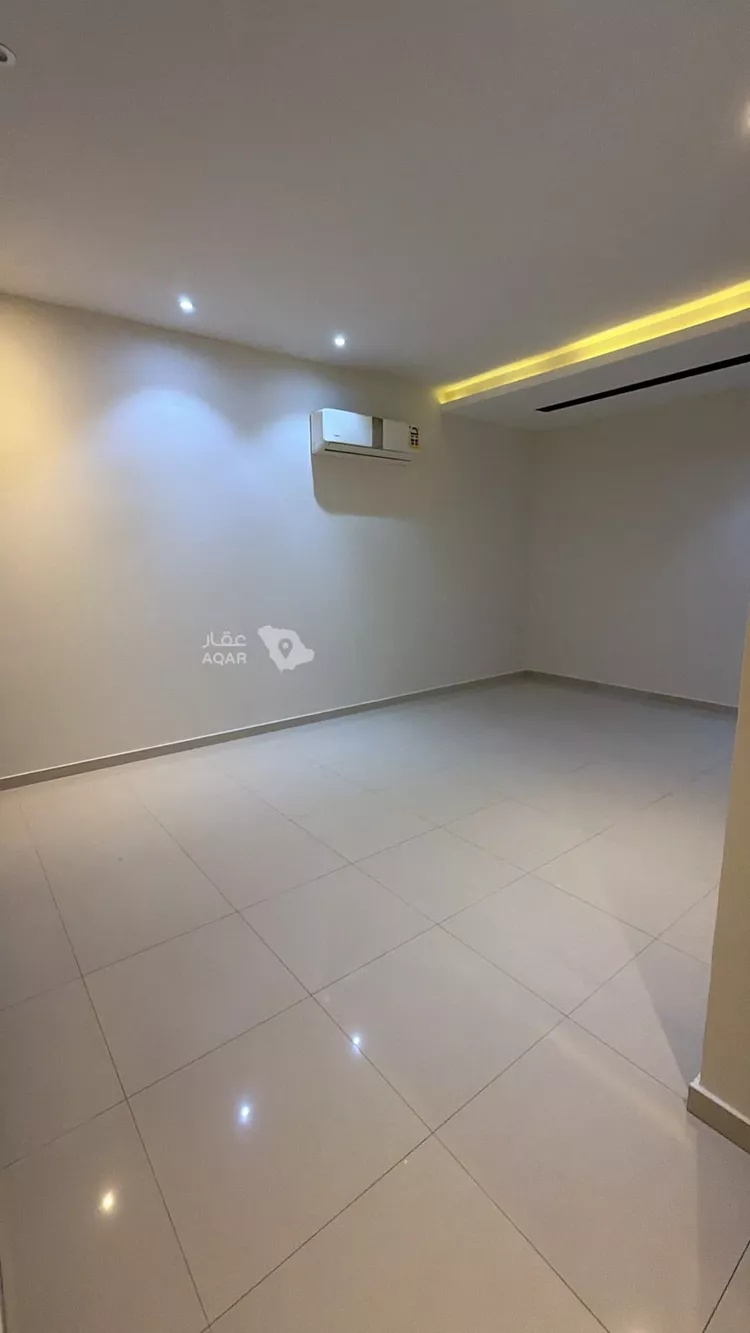 Floor for Rent in Riyadh Umm Al Hamam Al Gharbi 3