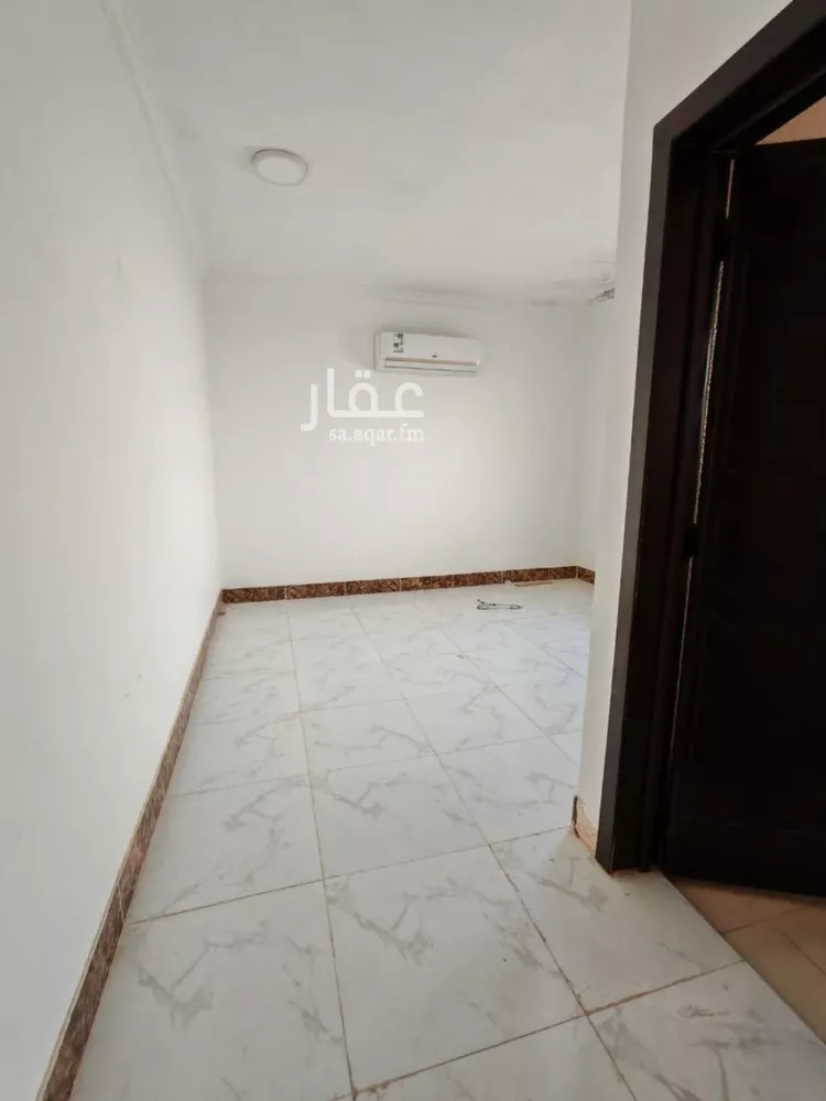 فيلا للإيجار في شارع ابن رشيد الفهري, حي العوالي, مدينة الرياض, منطقة الرياض صورة 2