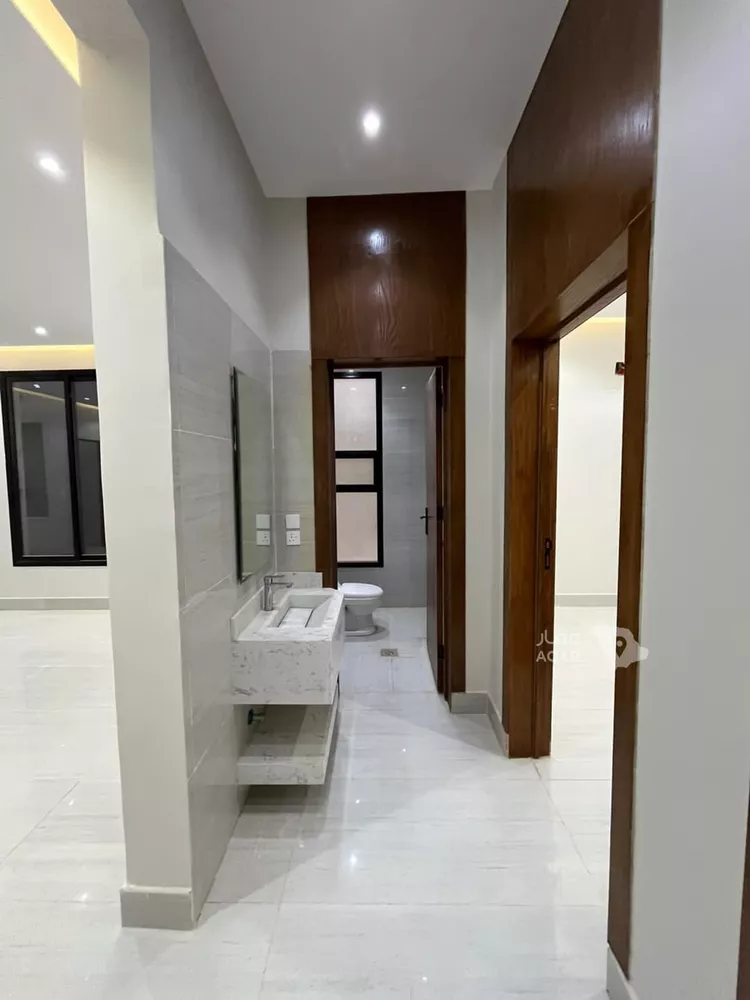 Floor for Sale in Riyadh Dirab 17