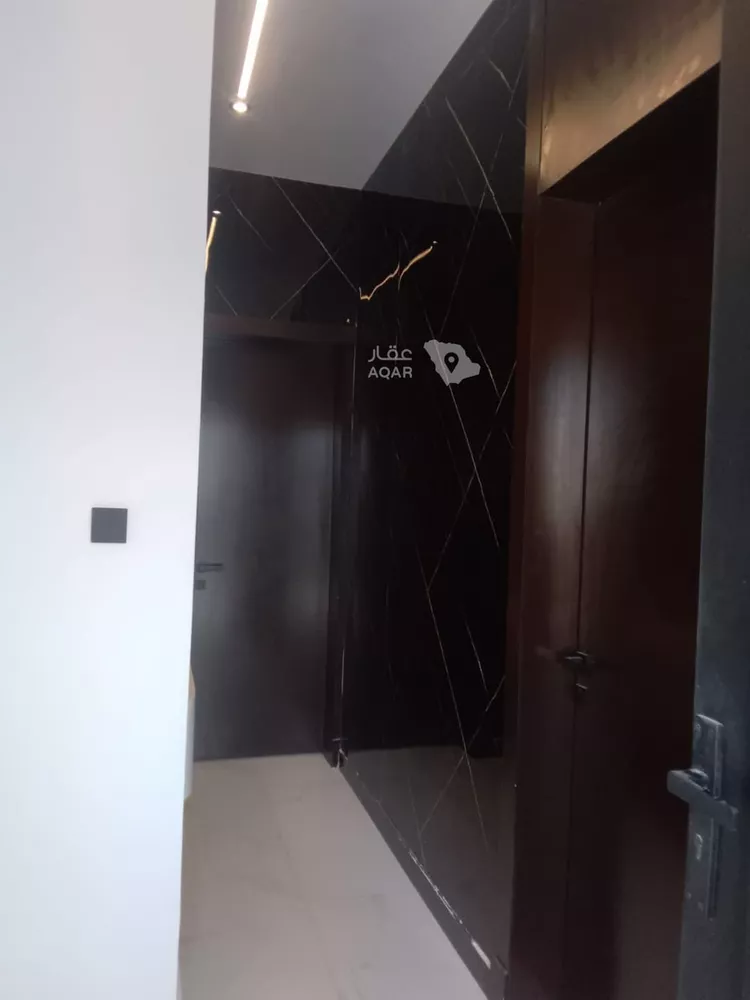 دور للبيع في شارع احمد بن عفيف, حي الجنادرية, مدينة الرياض, منطقة الرياض 10