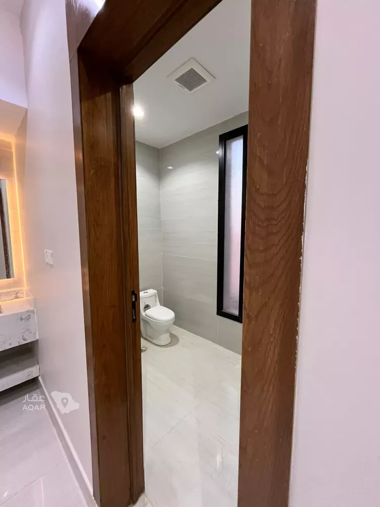 Floor for Sale in Riyadh Dirab 13
