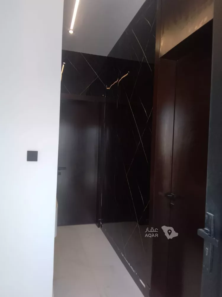 دور للبيع في شارع احمد بن عفيف, حي الجنادرية, مدينة الرياض, منطقة الرياض 3