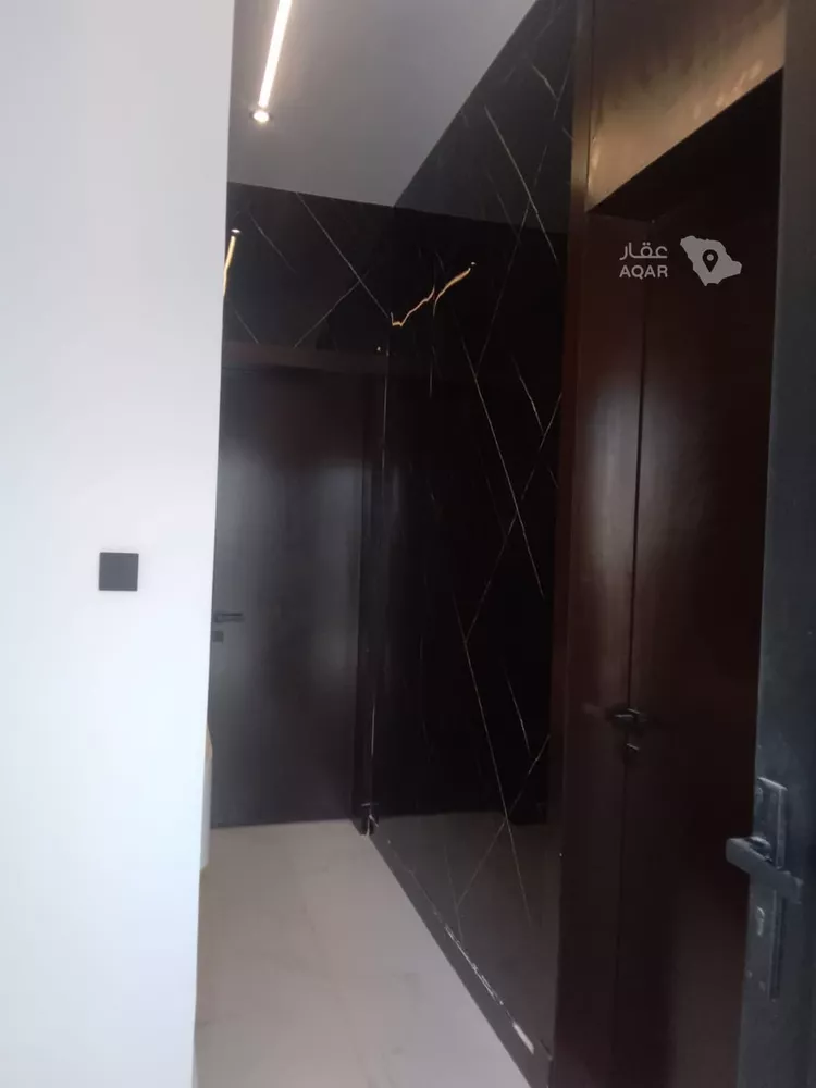 دور للبيع في شارع احمد بن عفيف, حي الجنادرية, مدينة الرياض, منطقة الرياض 17