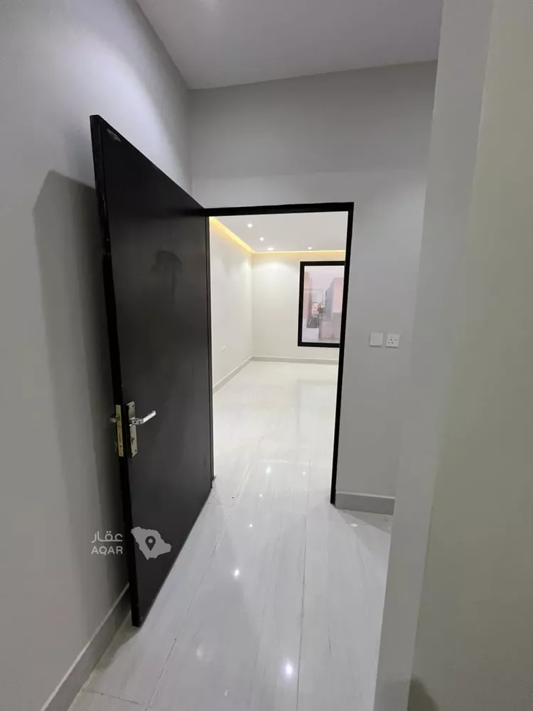 Floor for Sale in Riyadh Dirab 7