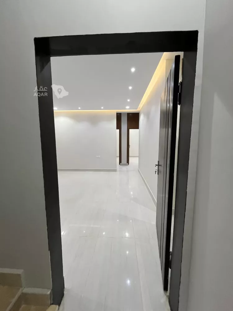 Floor for Sale in Riyadh Dirab 11