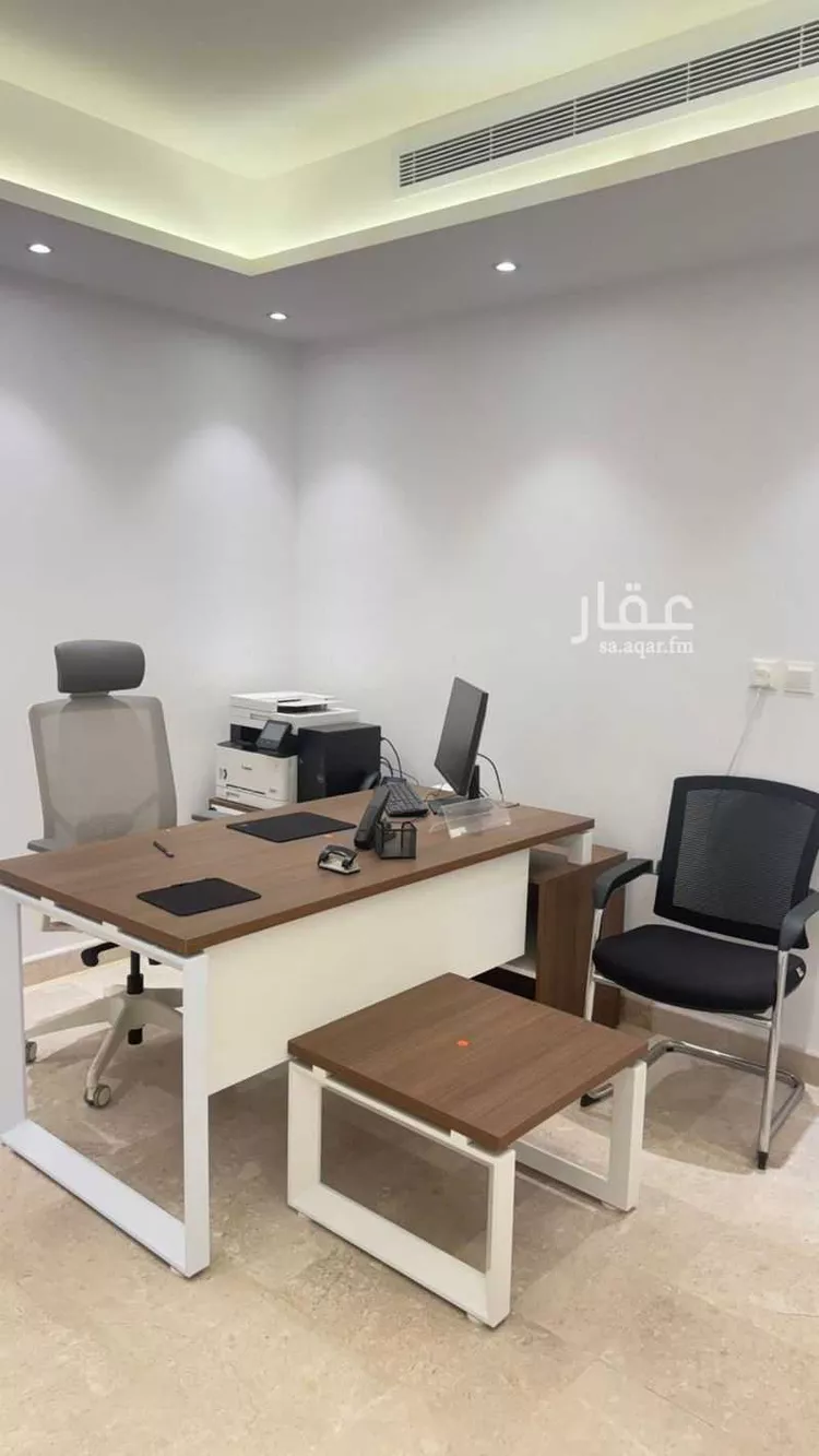 مكتب تجاري للإيجار في شارع عبد الرحمن الرمياضي ، حي الشراع ، جدة ، جدة
