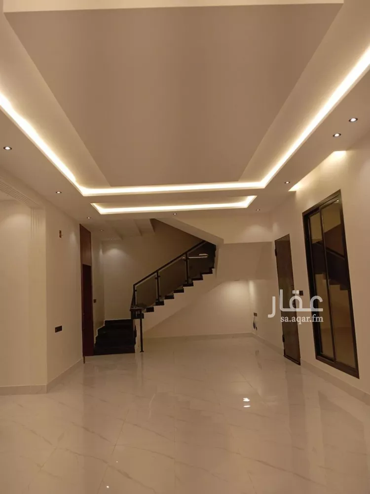 فيلا للبيع في شارع الحسين بن رواحة, حي الرمال, مدينة الرياض, منطقة الرياض