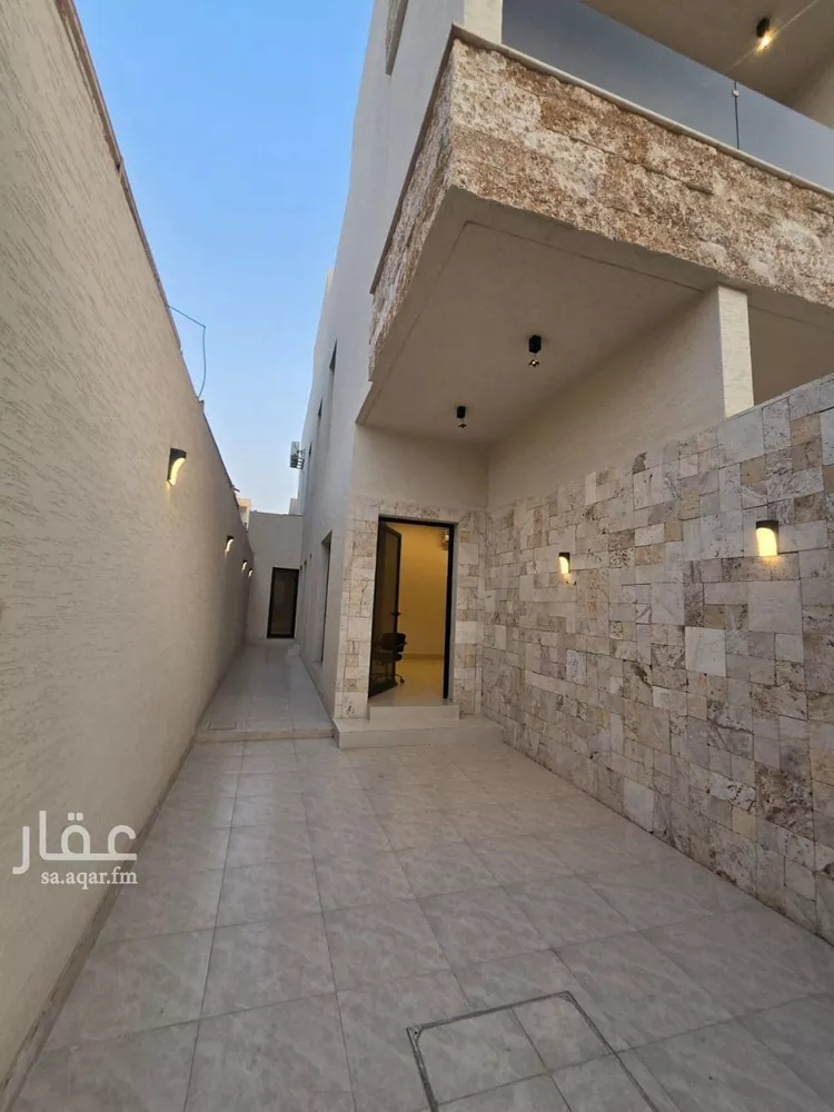 Floor for Sale in Riyadh Dhahrat Al Badi'ah 13