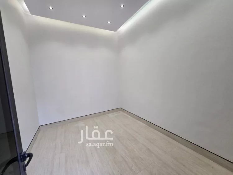 فيلا للبيع في شارع عقبة بن كعب, حي العريجاء الغربي, مدينة الرياض, منطقة الرياض 18