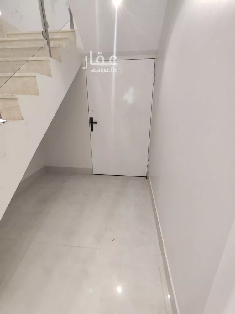 فيلا للبيع في شارع خريم بن فاتك, حي العريجاء الغربي, مدينة الرياض, منطقة الرياض صورة 5