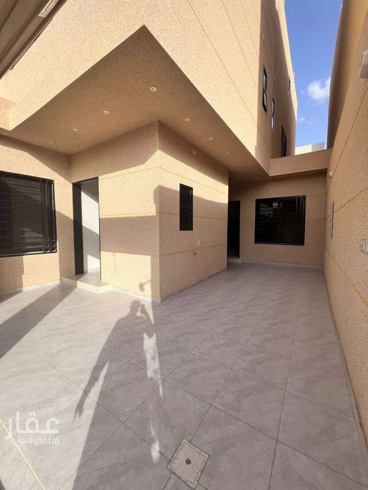 فيلا للبيع في شارع أبي العيناء اليماني, حي العريجاء الأوسط, مدينة الرياض, منطقة الرياض صورة 4