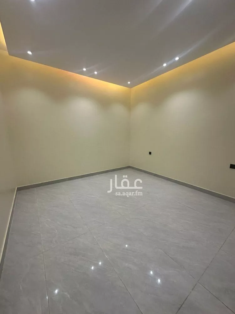 Floor for Sale in Riyadh Okaz 9