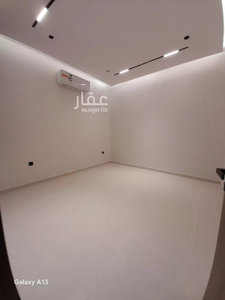 Floor for Sale in Riyadh Okaz 8