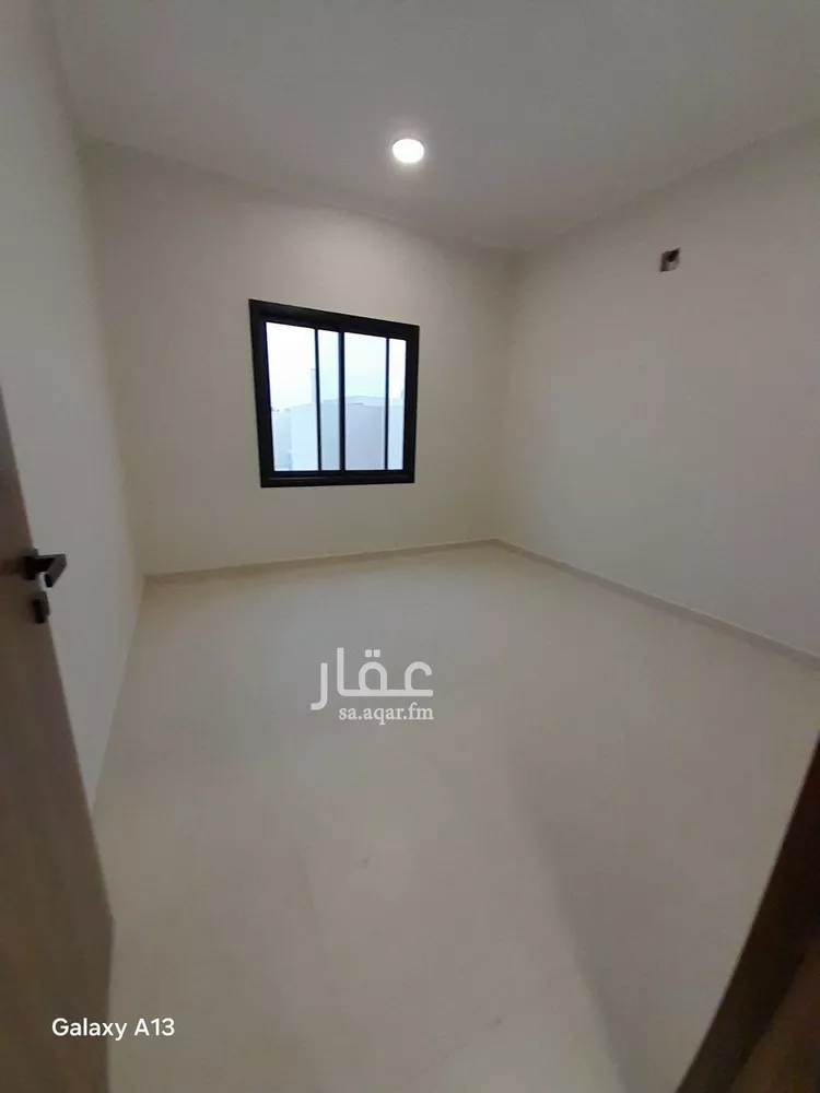 Floor for Sale in Riyadh Okaz 9