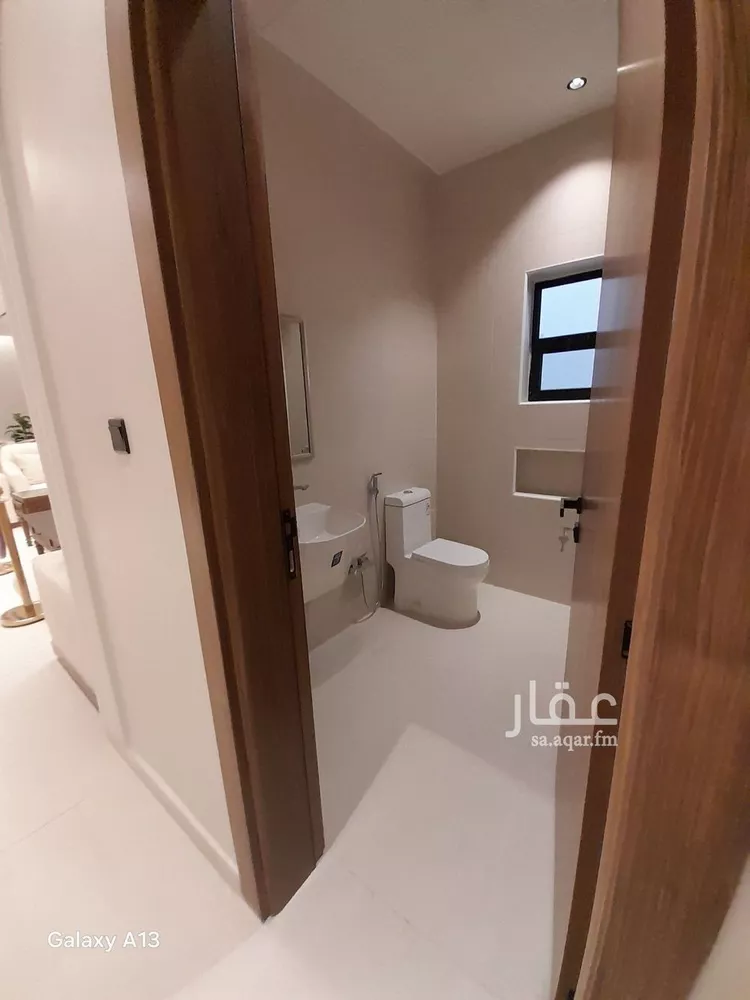 Floor for Sale in Riyadh Okaz 19