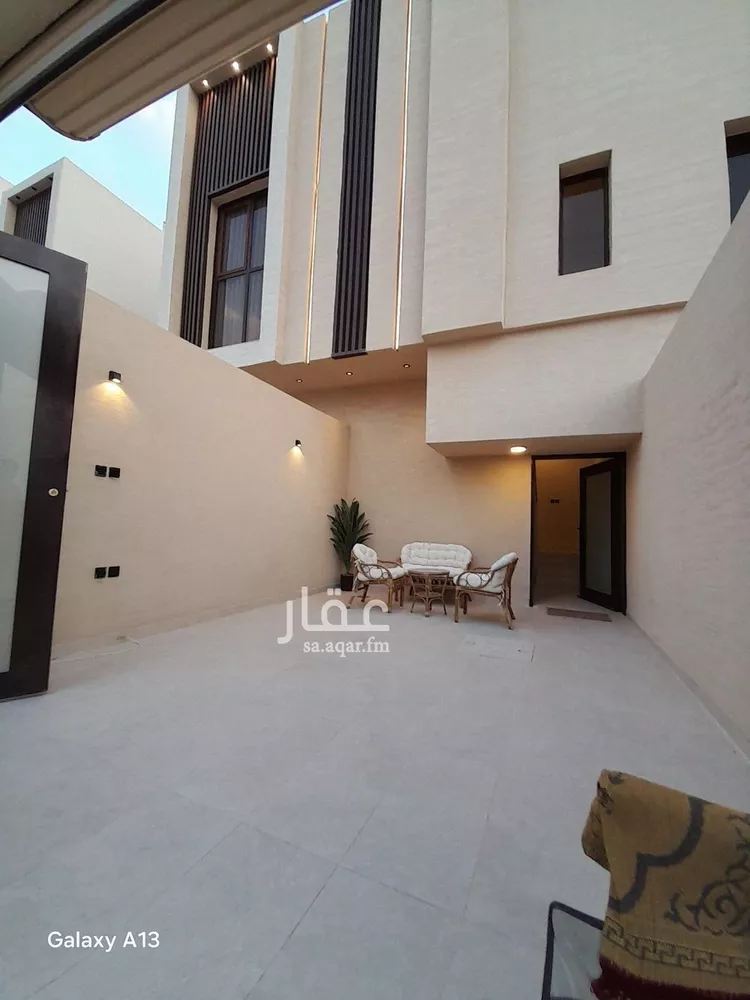 Floor for Sale in Riyadh Okaz 13